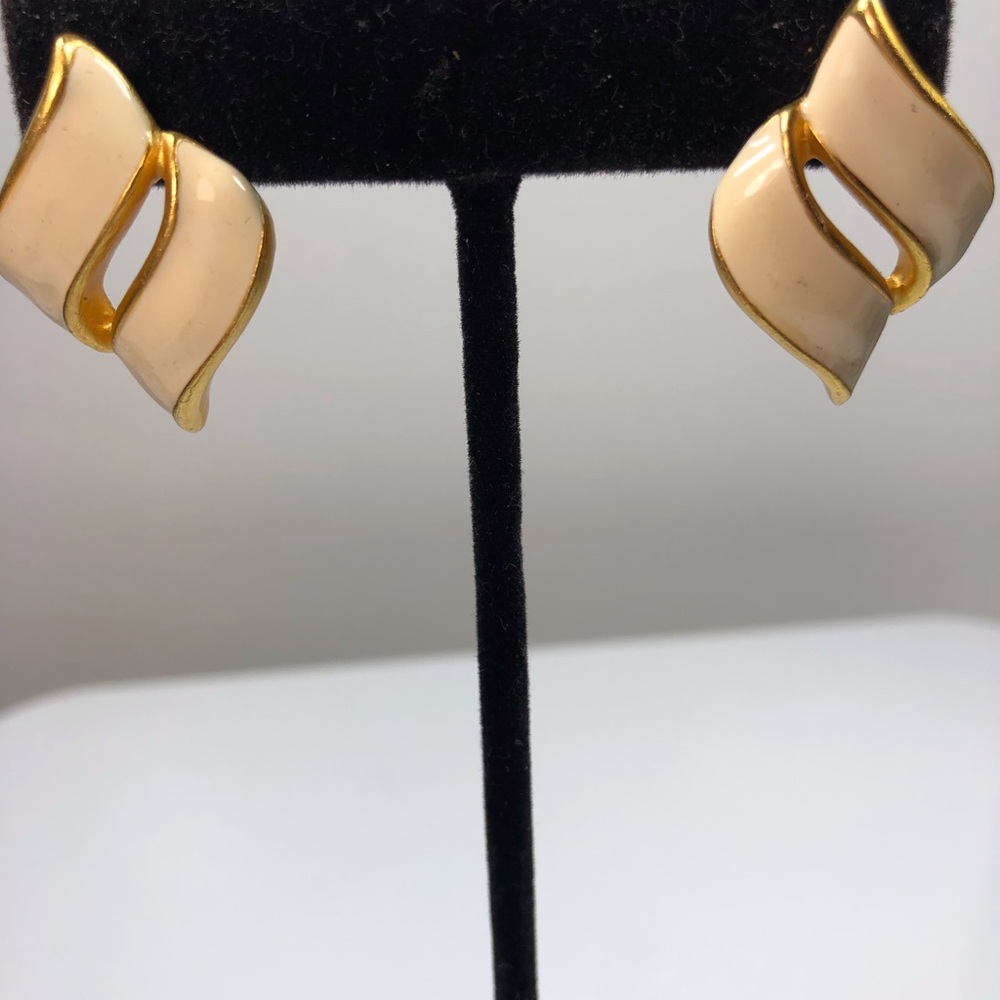 Vintage Gold Tone and Cream Enamel Earrings  Retro 80s  90s - Picture 3 of 9